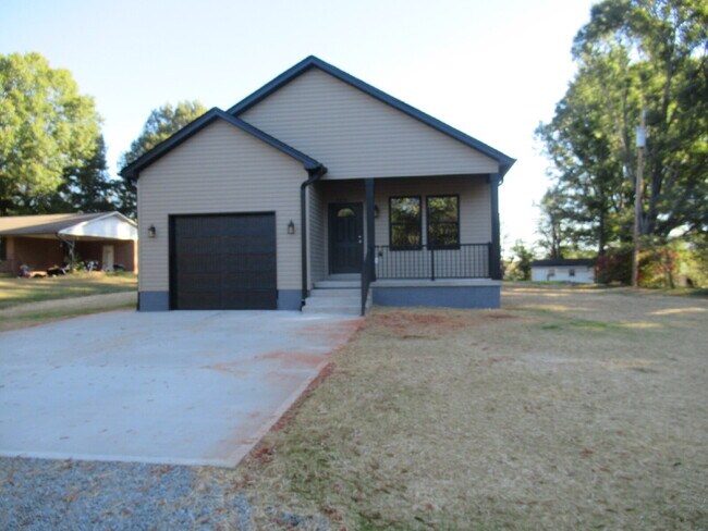 Building Photo - Beautiful New  – 3 Bedroom, 2 Bath Home in...