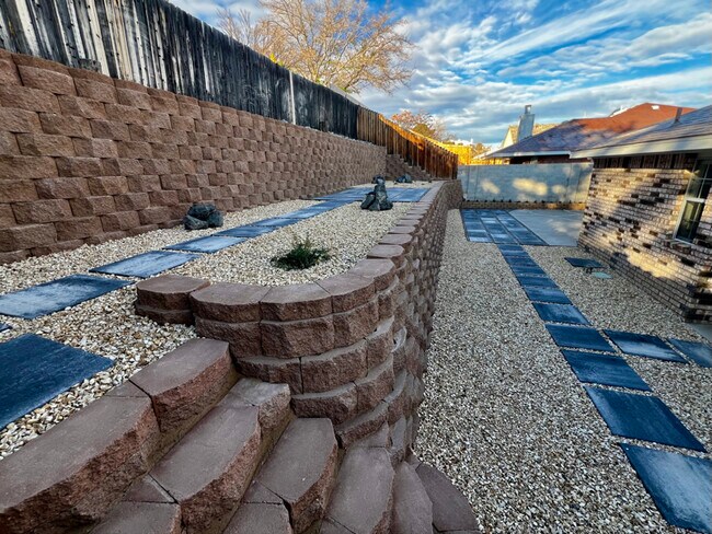 Foto del edificio - 4704 Sam Bratton Ave NW