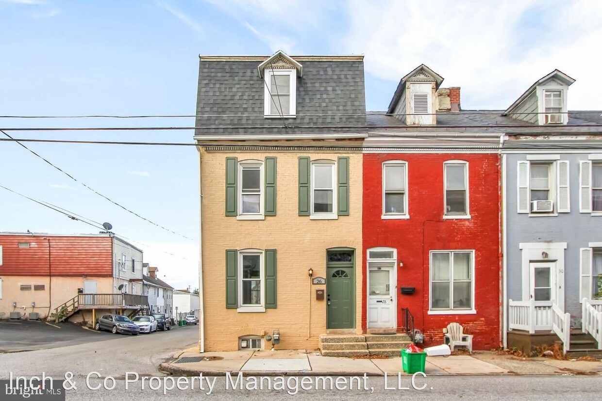 Primary Photo - 5 br, 1 bath House - 26 N Sherman Street