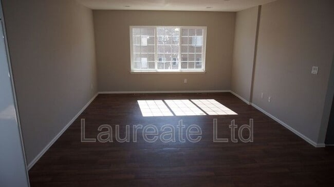 Foto del edificio - 2995 W Yale Ave