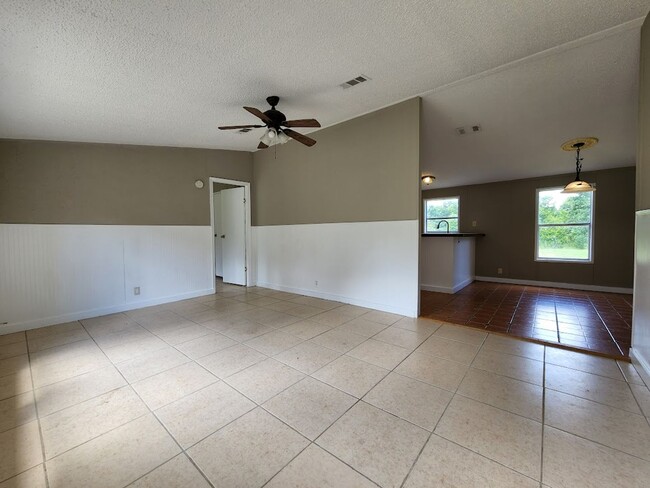 Building Photo - 4 bedroom Acreage Rental with Fenced Paddock – NW Ocala, FL (3 Acres)