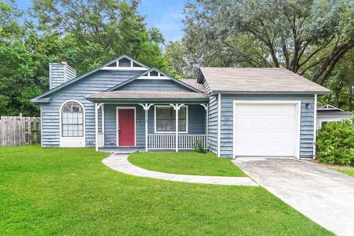 Primary Photo - Beautiful Home in Charleston!