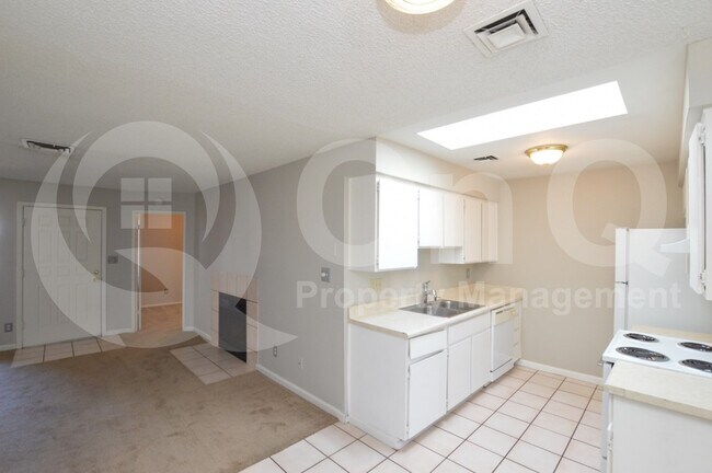 Building Photo - 4820 N 89th Ave