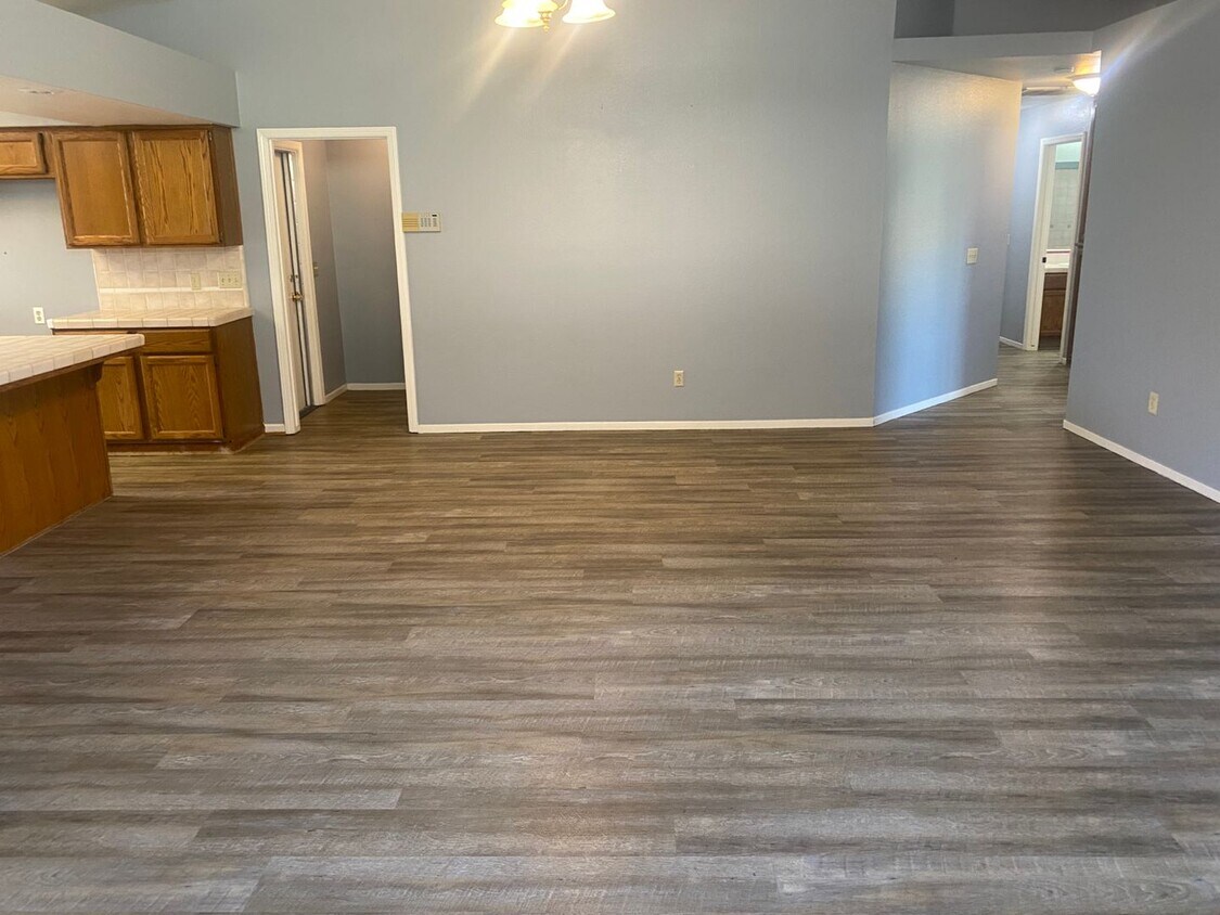 Primary Photo - Home for Rent SE Area