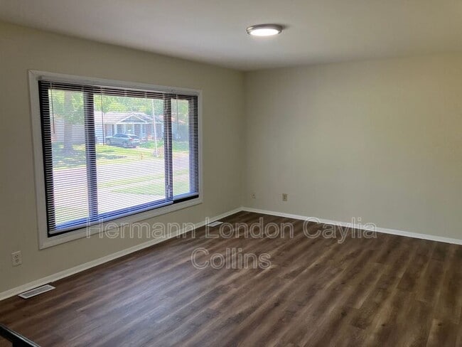 Foto del edificio - 1310 Leisure Dr