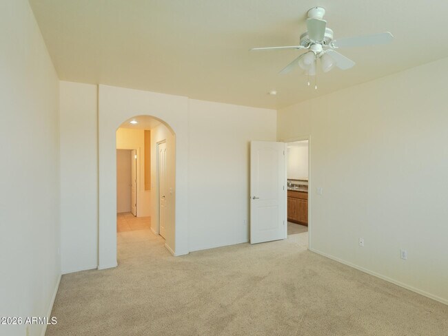 Foto del edificio - 705 W Queen Creek Rd