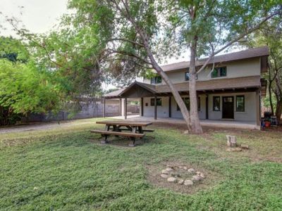 Building Photo - 1210 S Maple Ave