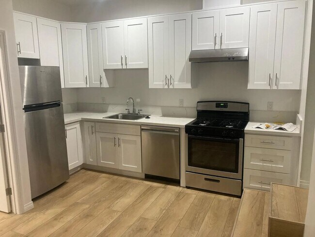 Foto del edificio - 7465-1-2-Garden-Grove-Ave