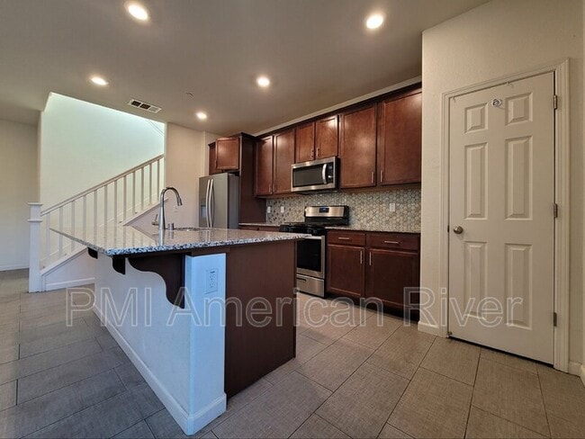 Foto del edificio - 8183 Kramer Rnch Ln