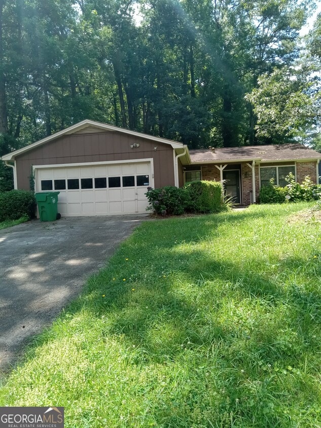 Primary Photo - 969 Redan Trail