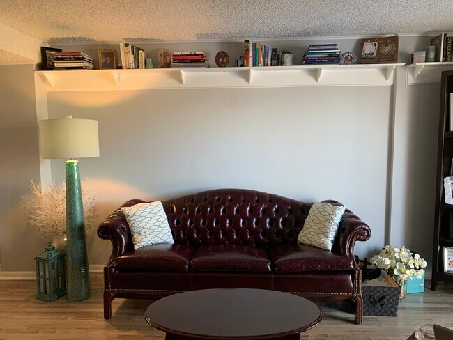 Sala de estar - 231 Canal Park Dr