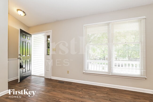 Building Photo - 3007 Amidon Dr