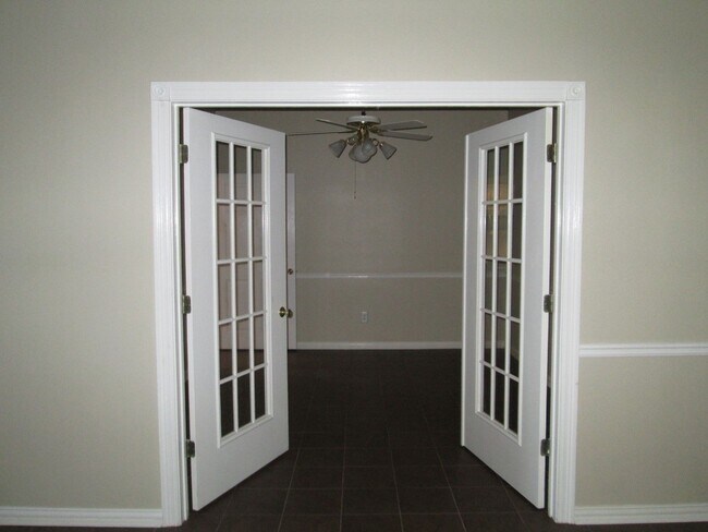 Foto del edificio - Spacious 3 bedroom 2 bath home in Tyler! Coming soon!