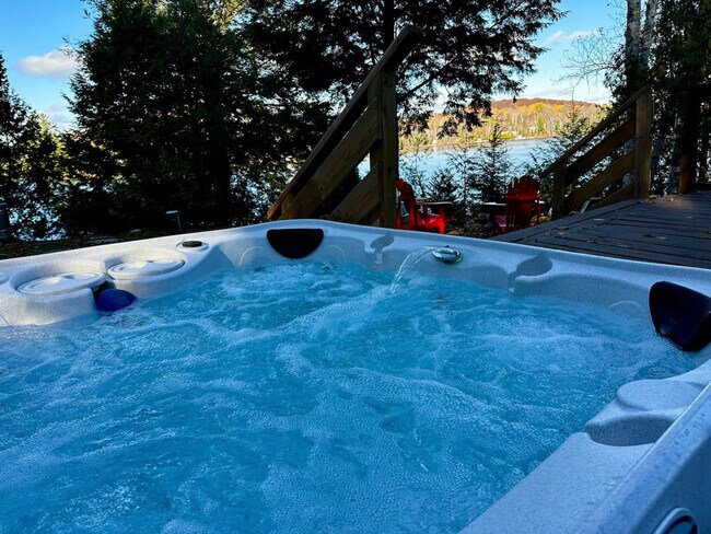 Photo du bâtiment - 49 B Silver Birch Ln