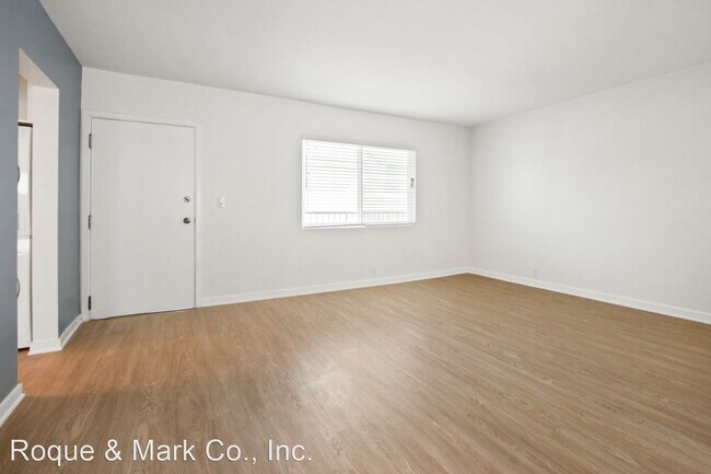 Foto del edificio - 1 br, 1 bath Apartment - 117 Strand Street...