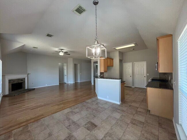 Foto del edificio - 7411 Maple Run Dr