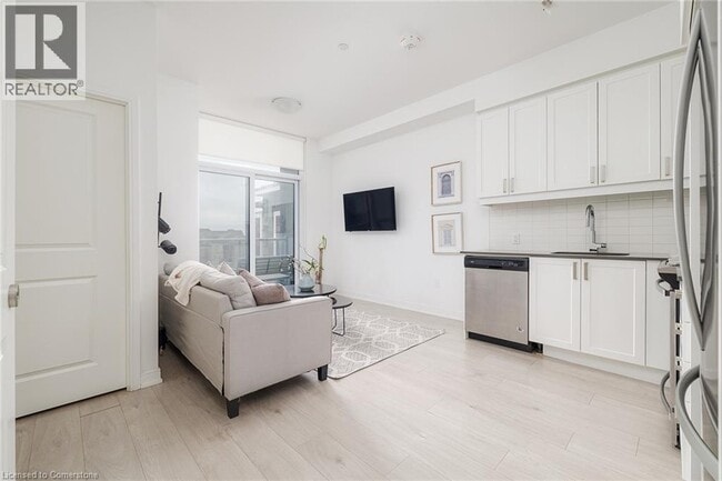 Building Photo - 8 Nahani Way