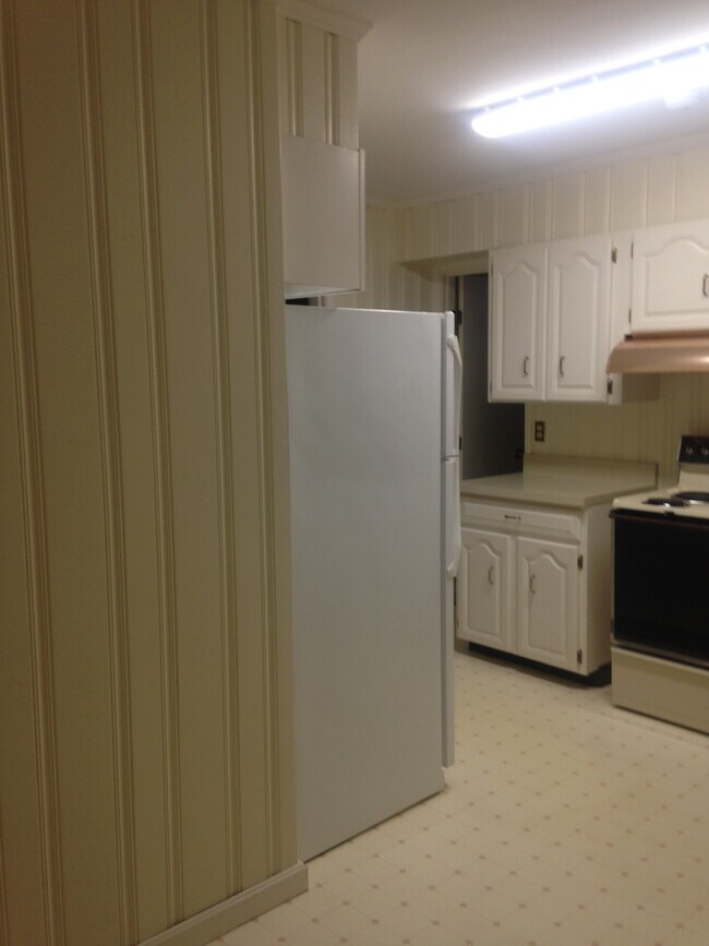 Building Photo - 1415 Girard Dr