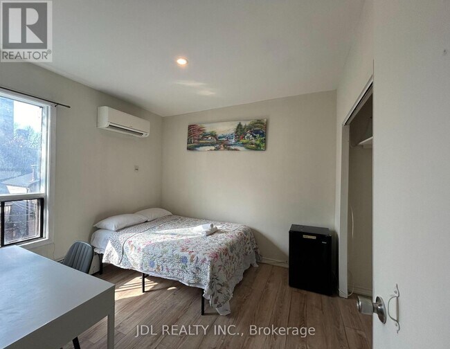 Photo du bâtiment - 3 Pembroke St