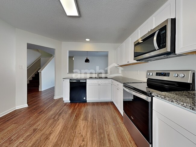Building Photo - 4415 Hounds Run Dr