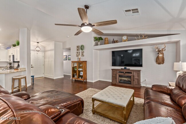 Foto del edificio - 8616 E Ocaso Ave