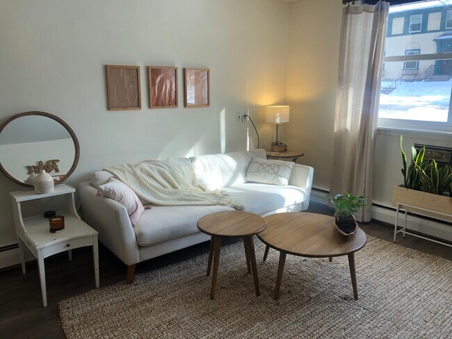 Foto del edificio - 2536 Dupont Ave S