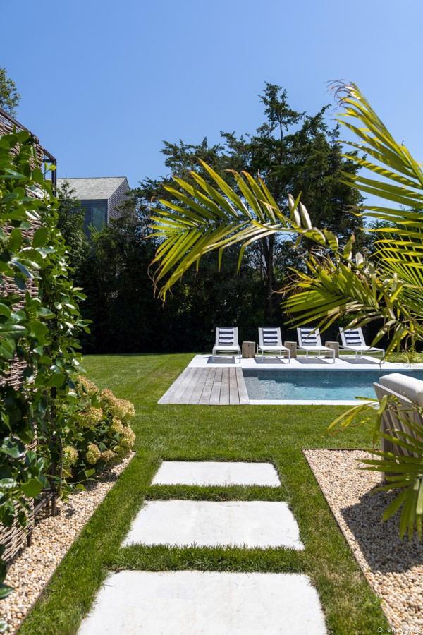 Foto del edificio - 48 Middle Pond Rd