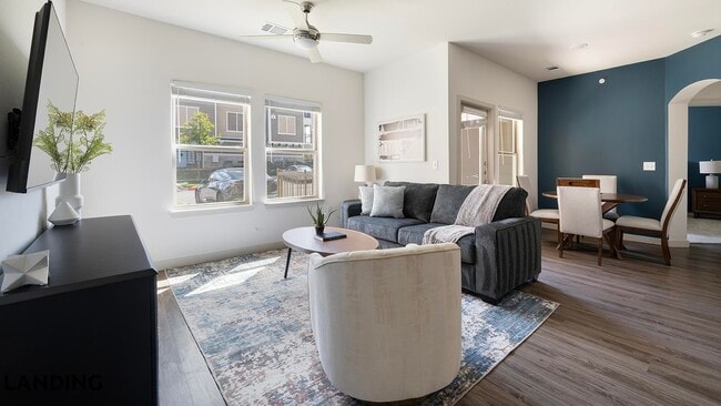 Building Photo - 2825 Main St