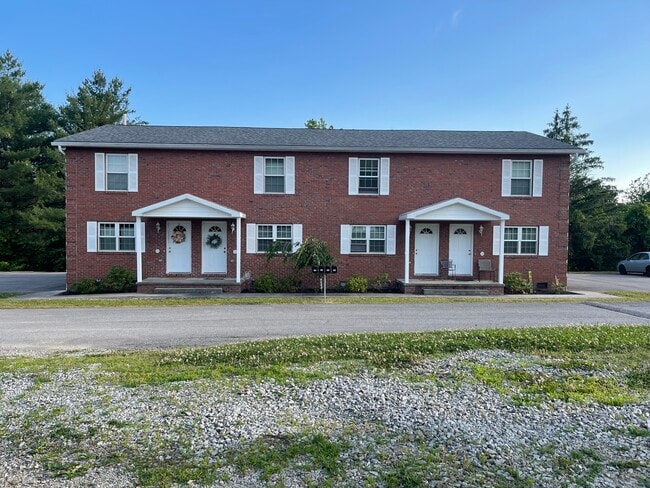 FRONT VIEW OF BUILDING - 114 Willadine Dr