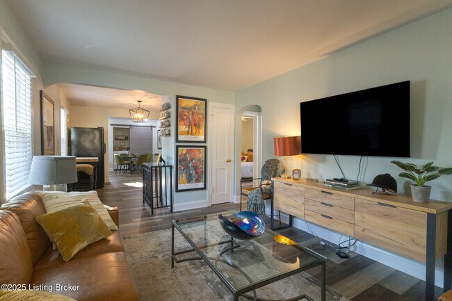 Building Photo - 720 Gheens Ave