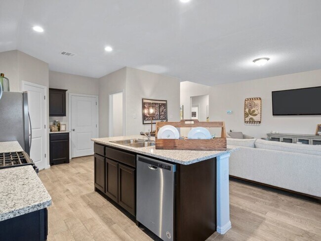 Building Photo - 4 Bedroom Single Family Home in Fort Worth