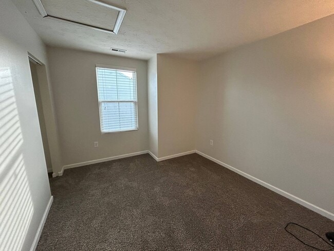 Building Photo - Xenia Home