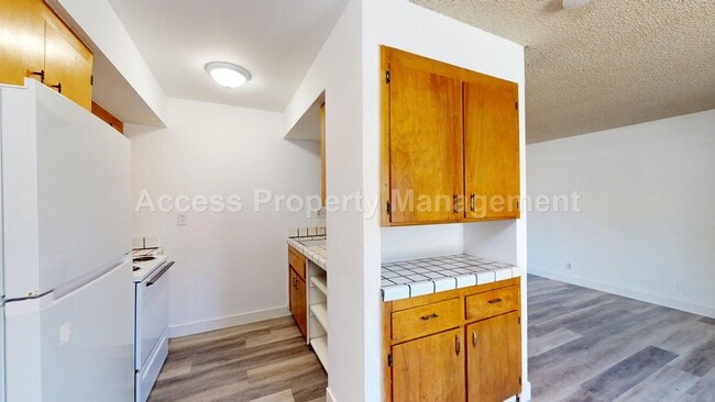 Building Photo - 617 W Santa Fe Ave