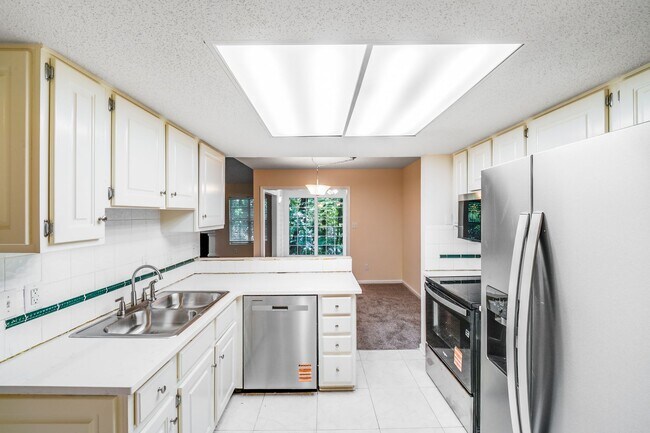 Foto del edificio - 9024 St Thomas Ln