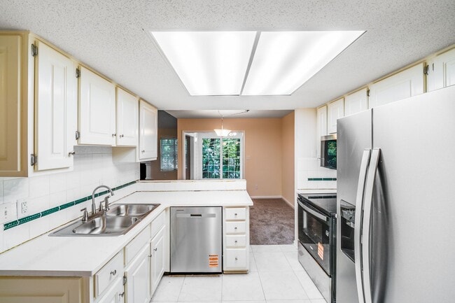 Photo - 9024 St Thomas Ln Townhome