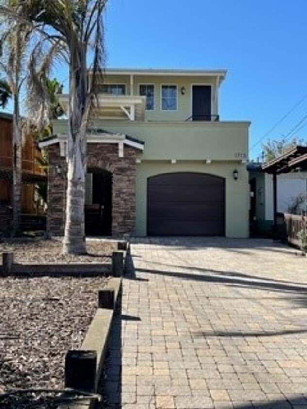 Primary Photo - Beautiful 3 bedroom 2 bath Spanish style h...