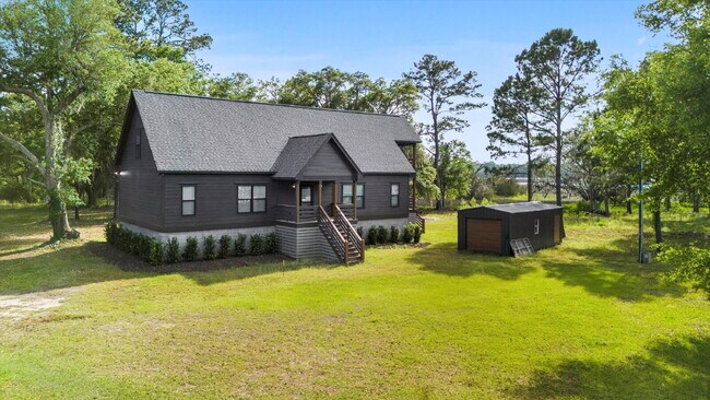 Foto del edificio - "Spacious 4-Bed Oasis with Guest Suite on Johns Island - Your Dream Home Awaits!"