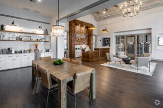 Interior Photo - The Hillson