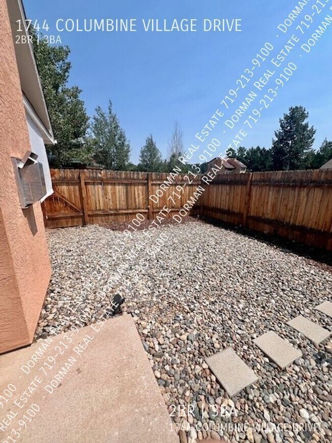 Foto del edificio - 1744 Columbine Village Dr