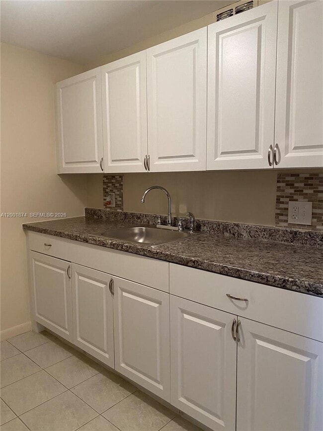 Foto del edificio - 800 SW 131st Ave
