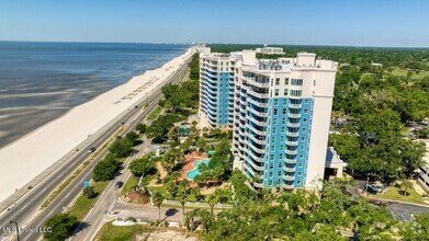 Building Photo - 2228 Beach Dr