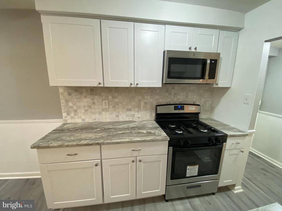 Foto principal - 110-30 Byberry Rd