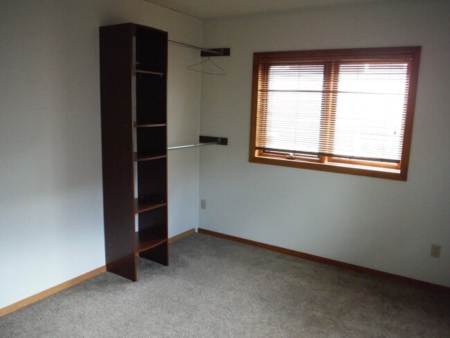 Building Photo - 4 Bedroom Condo- Close to MSU and Downtown Bozeman!