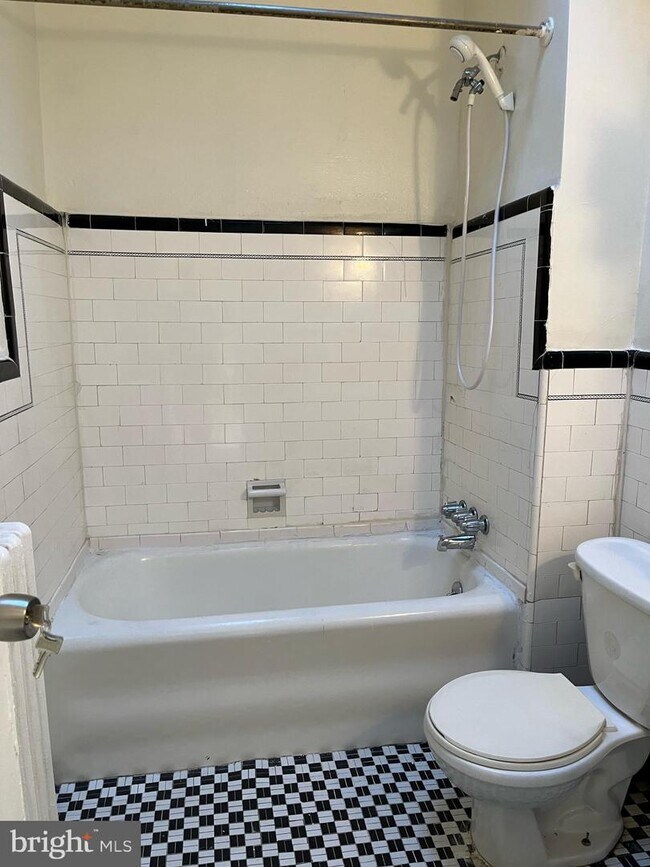 Foto del edificio - 7208 Frankford Ave