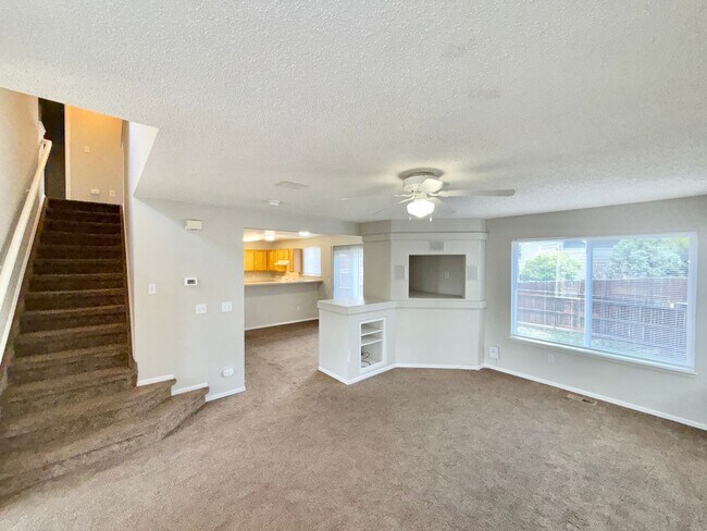 Foto del edificio - 4899 Saddle Ridge Dr