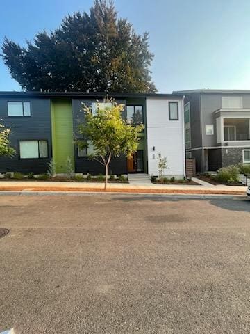 Building Photo - 1730 SE Ramona St