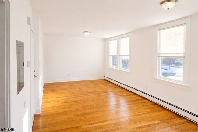 Foto del edificio - 110 Willow Ave