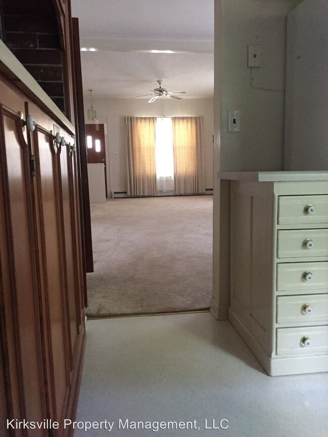 Foto del edificio - 2 br, 1.5 bath House - 910 E NORMAL