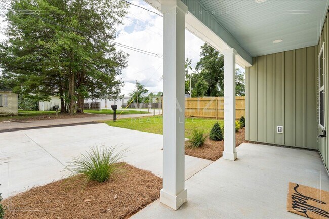 Building Photo - Brand New 4 Bed/2 Bath Home in Saraland!