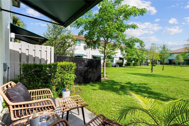 Foto del edificio - 6285 SW 47th Manor